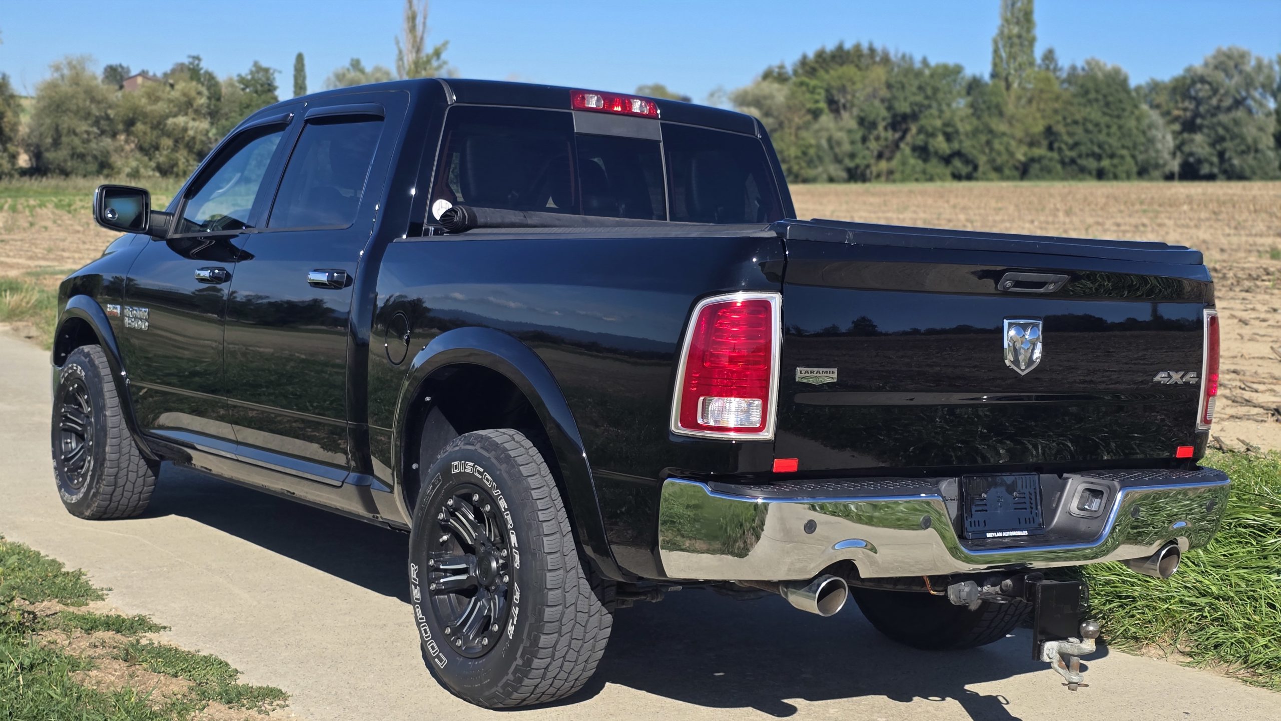 
										Dodge RAM Laramie 5.7 full									