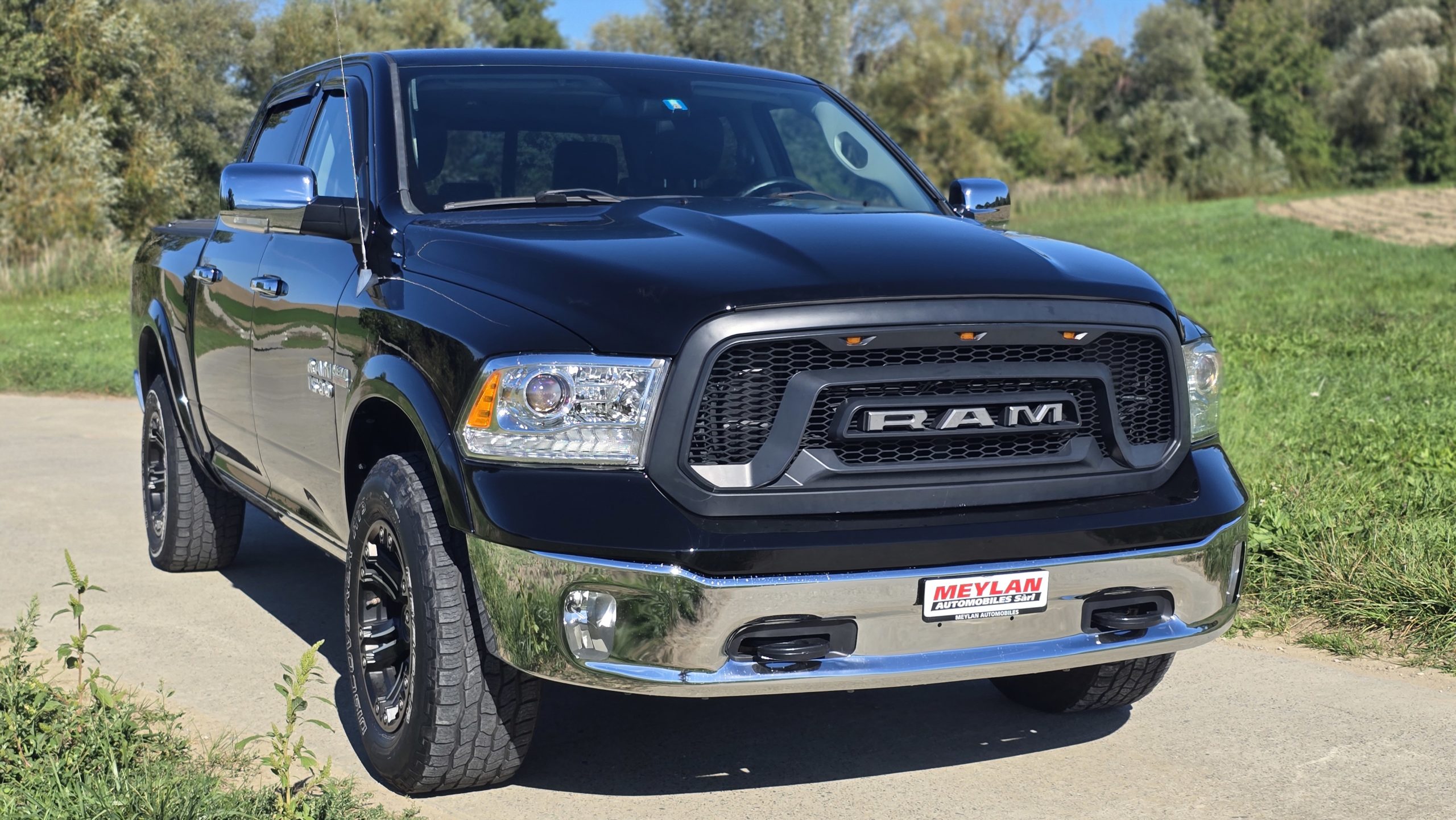 
										Dodge RAM Laramie 5.7 full									