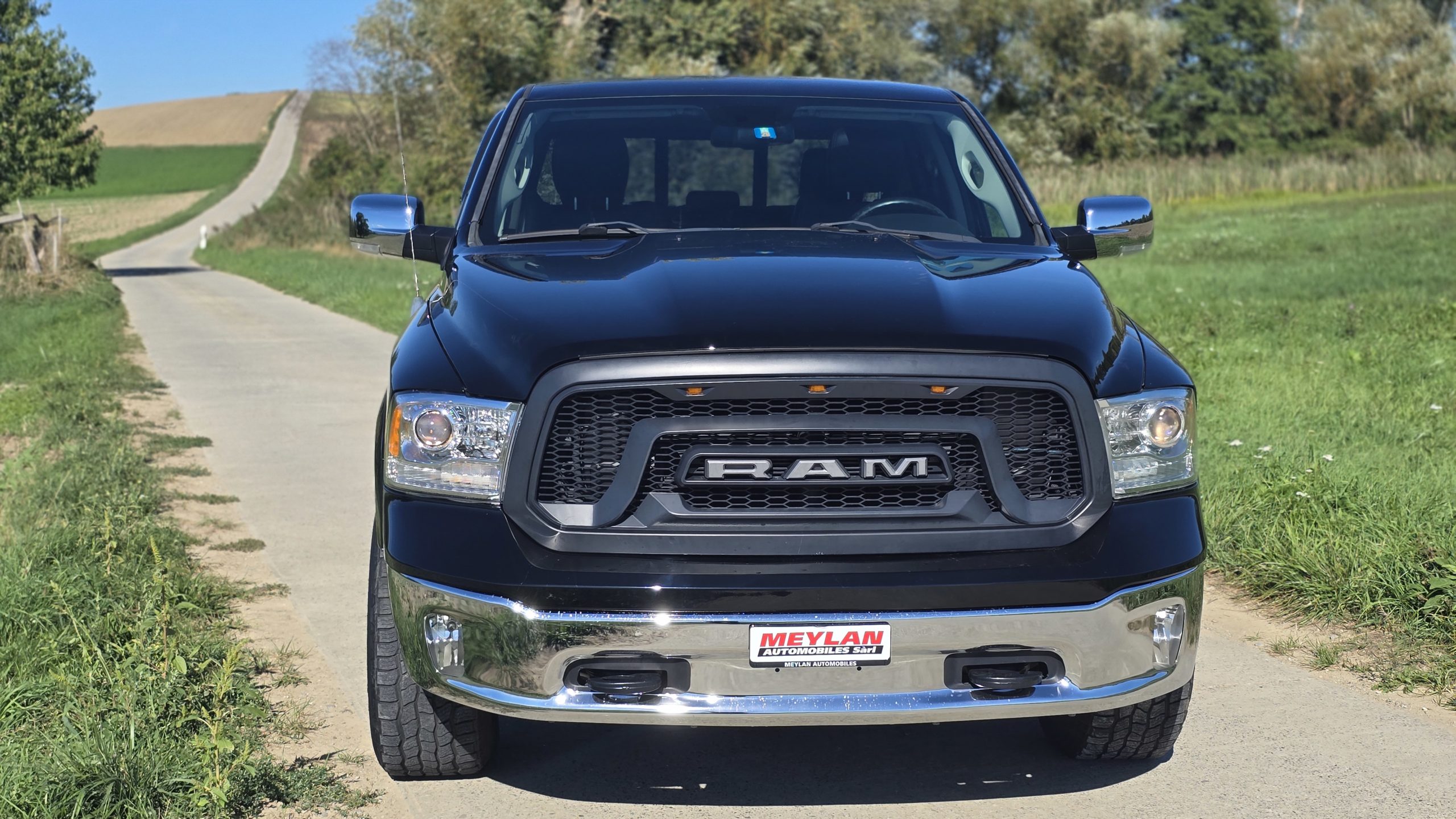 
										Dodge RAM Laramie 5.7 full									