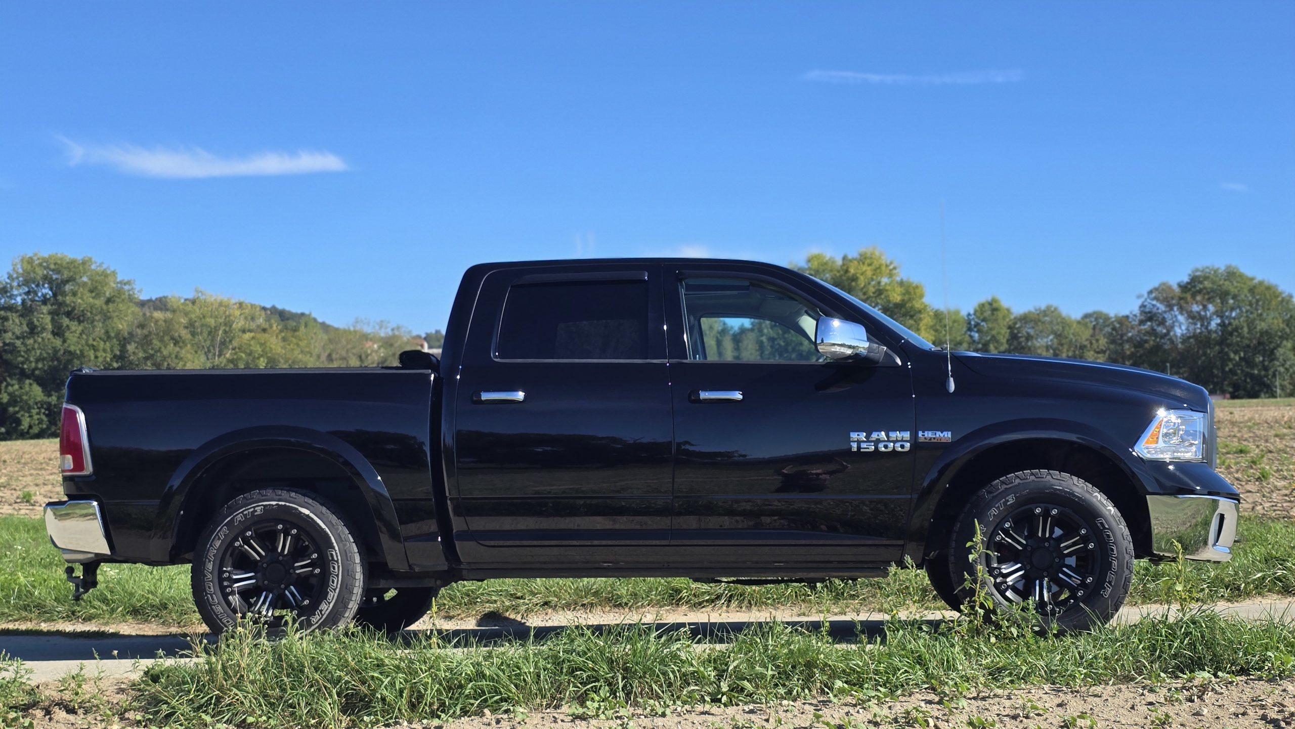 
										Dodge RAM Laramie 5.7 full									