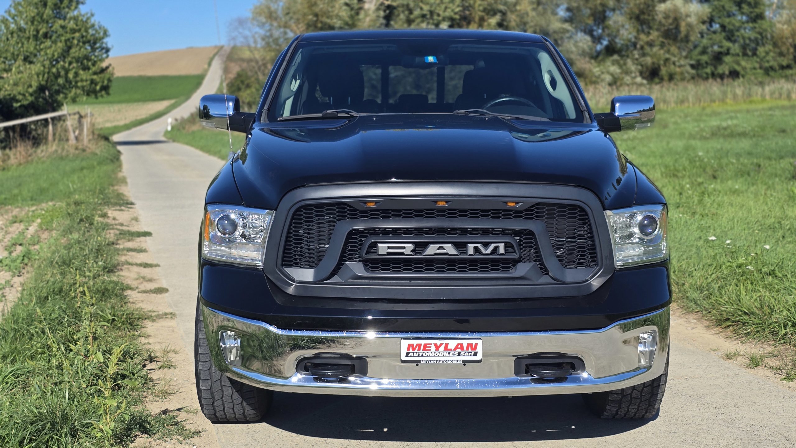 
										Dodge RAM Laramie 5.7 full									