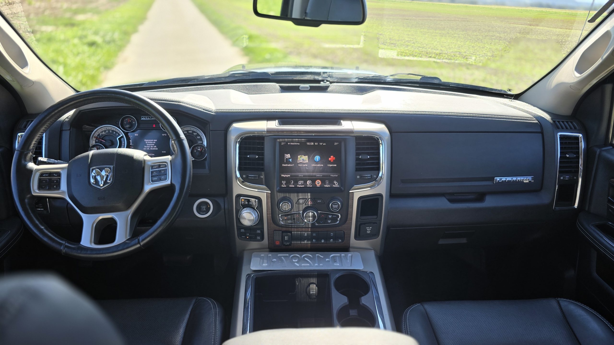 
										Dodge RAM Laramie 5.7 full									