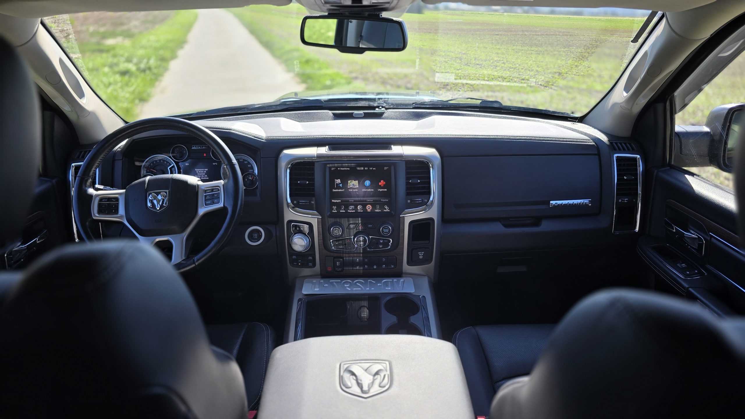 
										Dodge RAM Laramie 5.7 full									